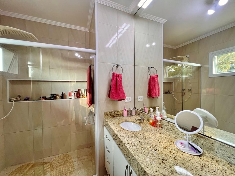 Excelente casa para sua família em Alphaville SP Alameda Sarapuí Santana de Parnaíba - 