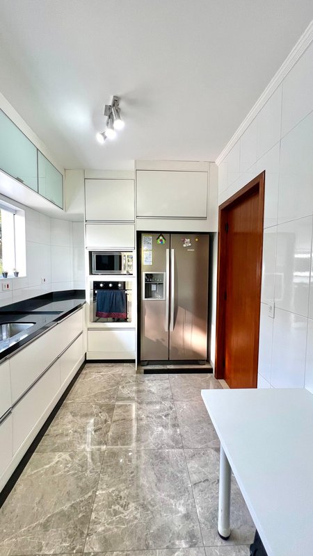 Excelente casa para sua família em Alphaville SP Alameda Sarapuí Santana de Parnaíba - 