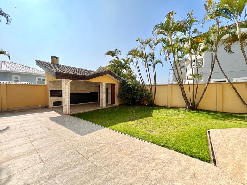 Melville - Casa Sensacional com Excelente localização Rua Ipê Santana de Parnaíba - 