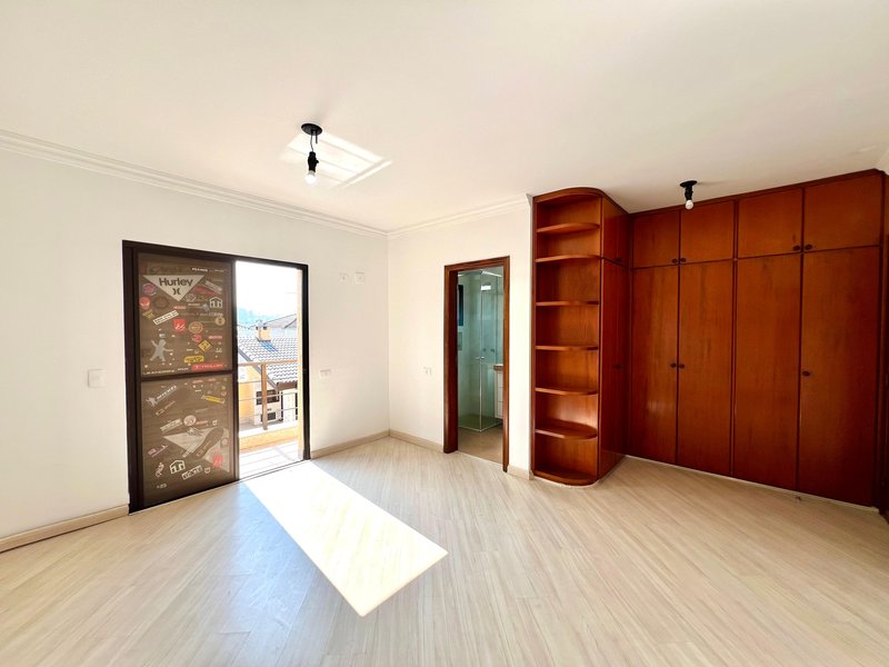 Melville - Casa Sensacional com Excelente localização Rua Ipê Santana de Parnaíba - 