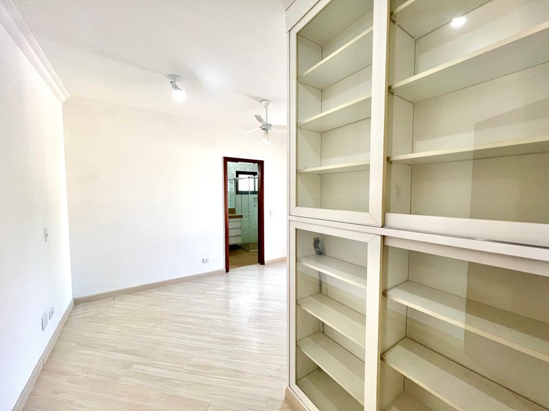 Melville - Casa Sensacional com Excelente localização Rua Ipê Santana de Parnaíba - 