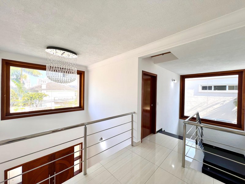 Melville - Casa Sensacional com Excelente localização Rua Ipê Santana de Parnaíba - 