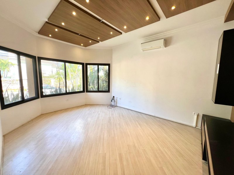 Melville - Casa Sensacional com Excelente localização Rua Ipê Santana de Parnaíba - 