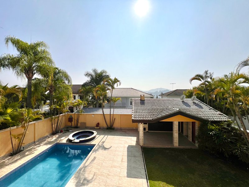 Melville - Casa Sensacional com Excelente localização Rua Ipê Santana de Parnaíba - 