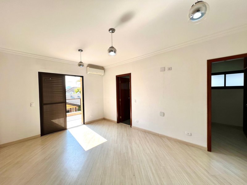 Melville - Casa Sensacional com Excelente localização Rua Ipê Santana de Parnaíba - 