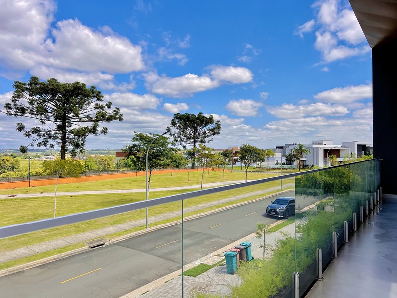 CASA TÉRREA COM MEZANINO E ELEVADOR EM ALPHAVILLE NOVA ESPLANADA 4 Alameda Grécia Votorantim - 