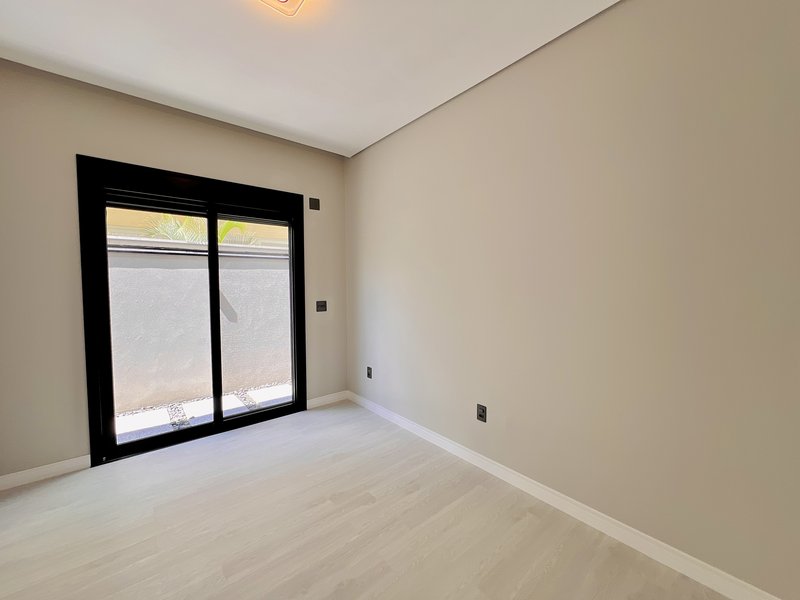 CASA TÉRREA COM MEZANINO E ELEVADOR EM ALPHAVILLE NOVA ESPLANADA 4 Alameda Grécia Votorantim - 