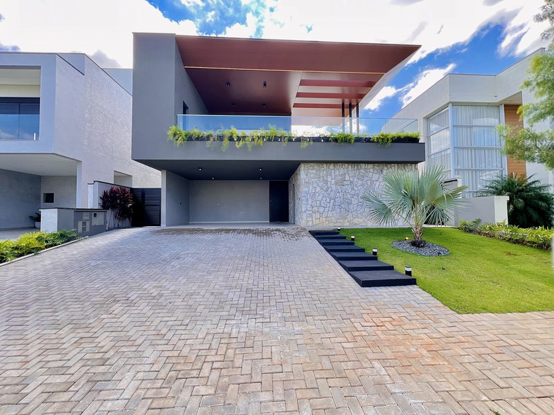 CASA TÉRREA COM MEZANINO E ELEVADOR EM ALPHAVILLE NOVA ESPLANADA 4 Alameda Grécia Votorantim - 