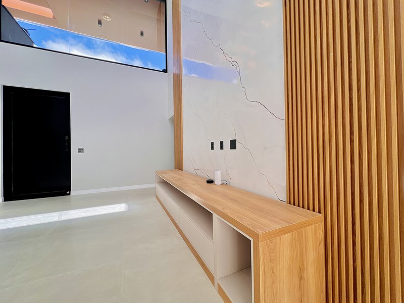 CASA TÉRREA COM MEZANINO E ELEVADOR EM ALPHAVILLE NOVA ESPLANADA 4 Alameda Grécia Votorantim - 