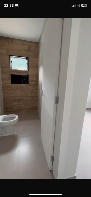 CASA COM 1 SUÍTE MAIS 2 DORMITÓRIOS NO LAGEADO - Guabiruba - 