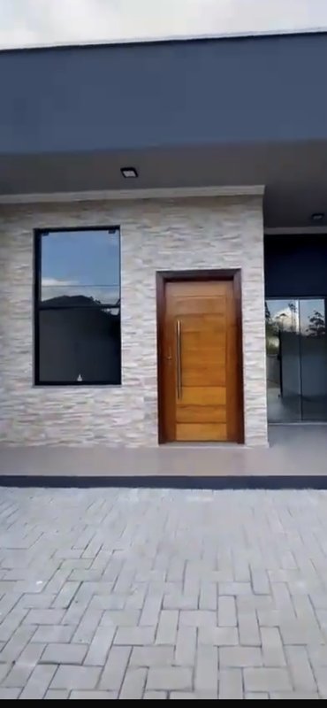 CASA COM 1 SUÍTE MAIS 2 DORMITÓRIOS NO LAGEADO - Guabiruba - 