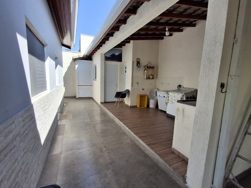 Linda Casa Térrea a Venda, ótima localização em Santana de Parnaiba - Santana de Parnaíba - 