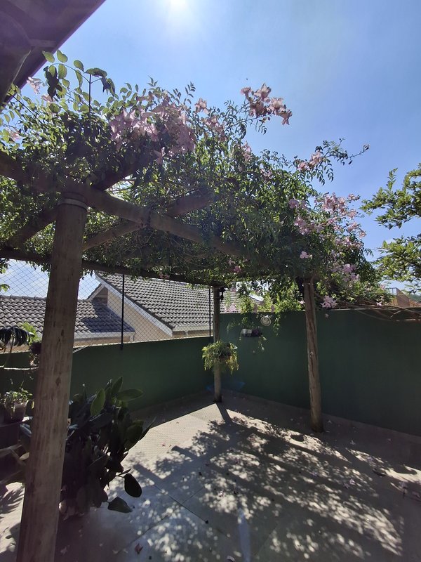 Linda Casa Térrea a Venda, ótima localização em Santana de Parnaiba - Santana de Parnaíba - 