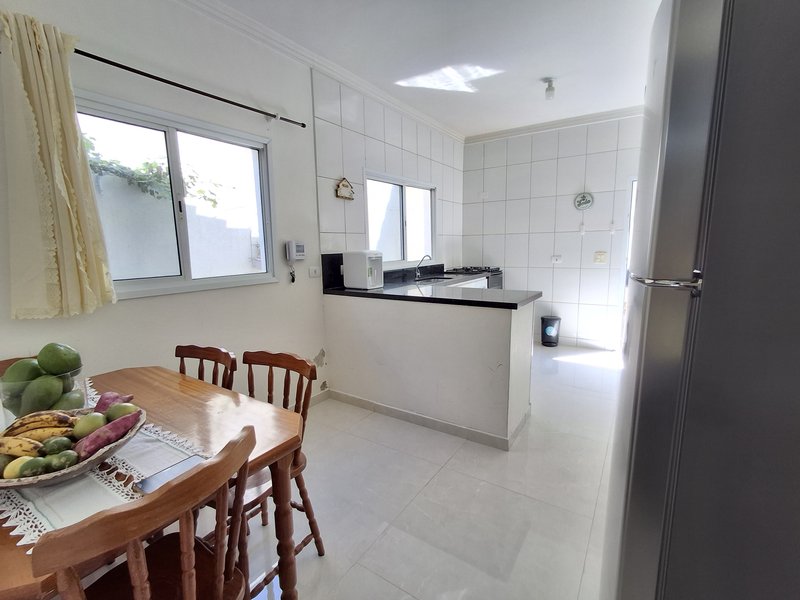 Linda Casa Térrea a Venda, ótima localização em Santana de Parnaiba - Santana de Parnaíba - 