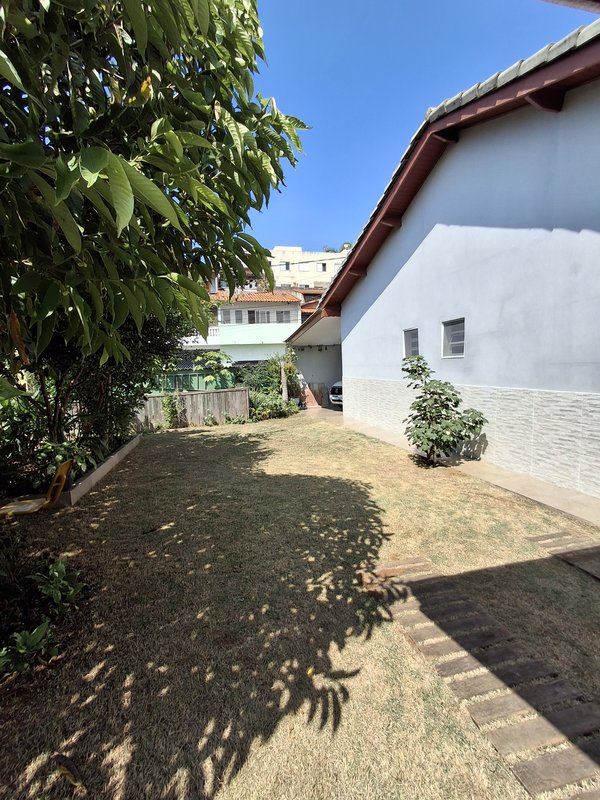 Linda Casa Térrea a Venda, ótima localização em Santana de Parnaiba - Santana de Parnaíba - 