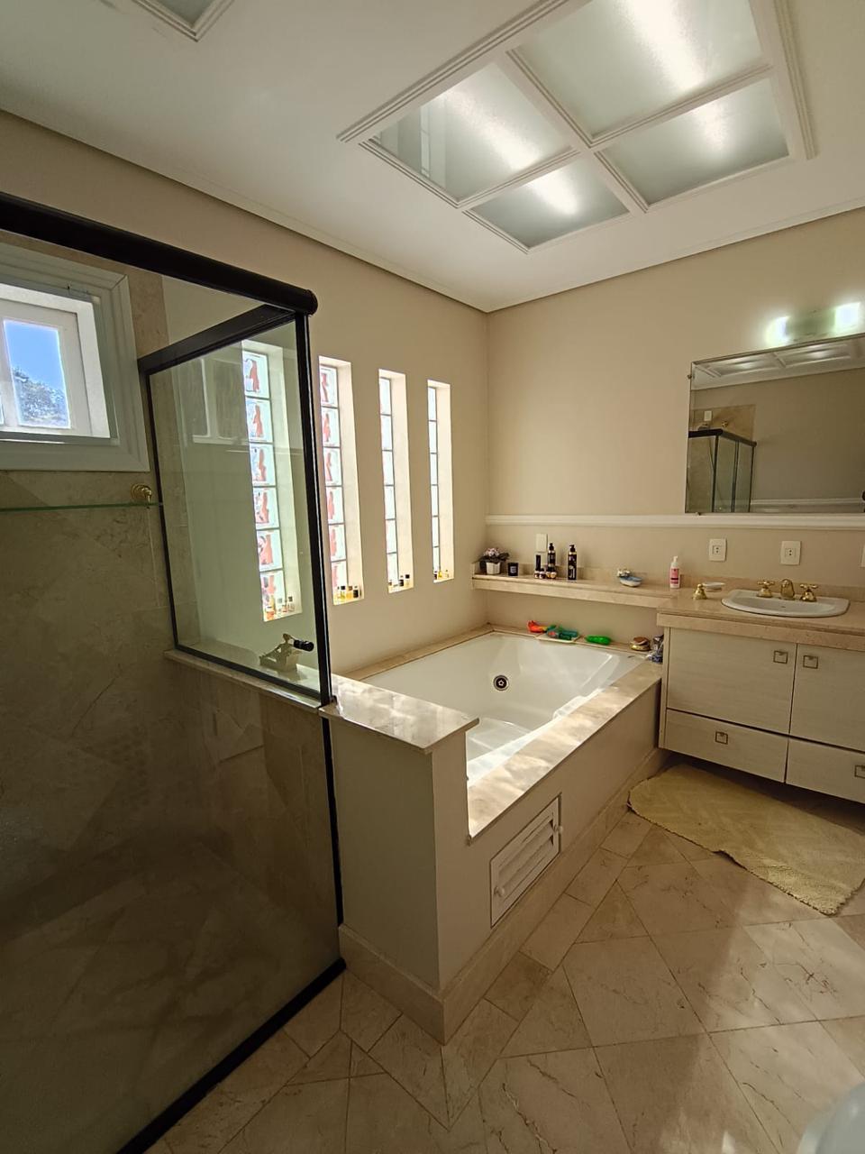 Casa com 5 dormit&oacute;rios &agrave; venda,1400 m&sup2; -Condom&iacute;nio Lago Azul Golfe Clube - Ara&ccedil;oiaba - SP Rodovia Raposo Tavares  Araçoiaba da Serra - 