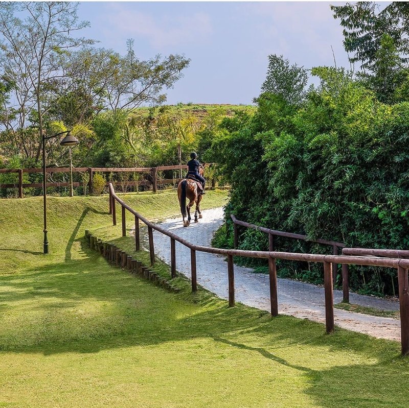 Oportunidade de ouro terreno de 1.675 m² no Condomínio Serra Azul I ,  Confira ! Avenida Corporação Musical União dos Artistas Itu - 