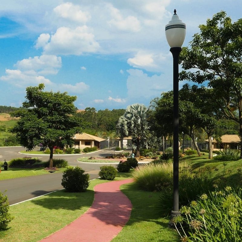 Oportunidade de ouro terreno de 1.675 m² no Condomínio Serra Azul I ,  Confira ! Avenida Corporação Musical União dos Artistas Itu - 