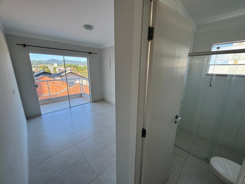 Apartamento de Fundos 2° andar - Timbó - 