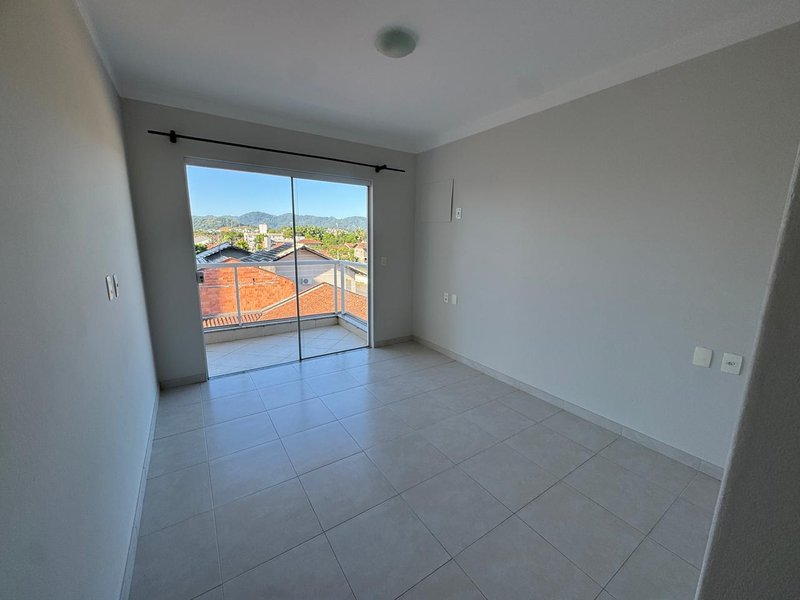Apartamento de Fundos 2° andar - Timbó - 