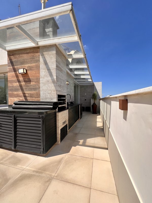 Belíssima Cobertura Triplex para locação na Barra da Tijuca - Rio de Janeiro - 