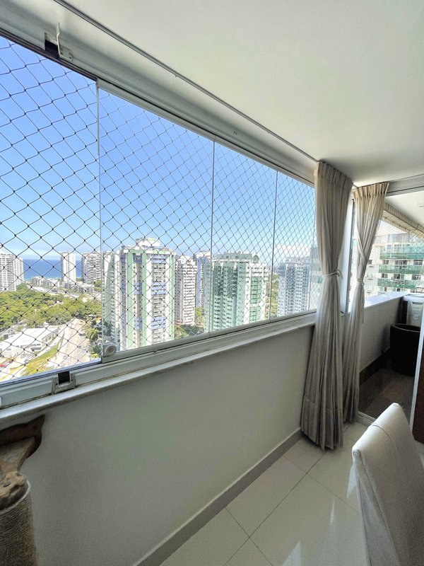 Belíssima Cobertura Triplex para locação na Barra da Tijuca - Rio de Janeiro - 