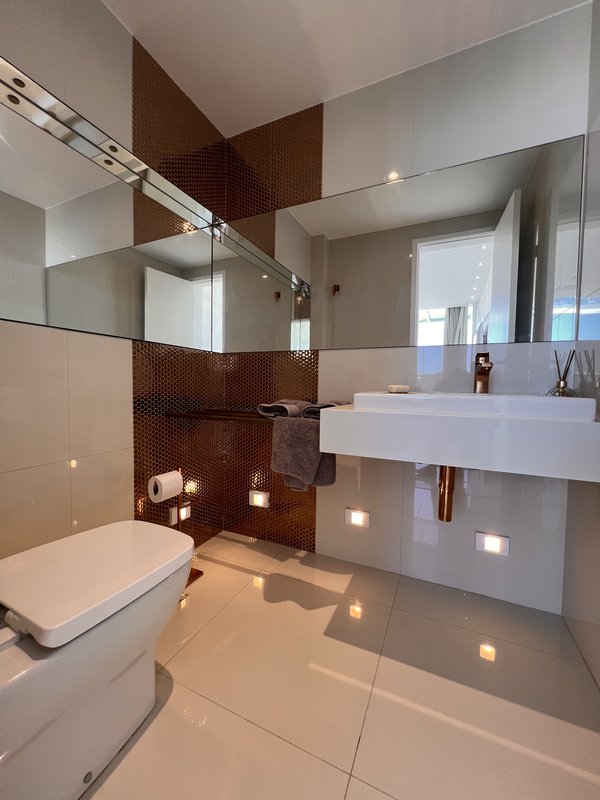 Belíssima Cobertura Triplex para locação na Barra da Tijuca - Rio de Janeiro - 