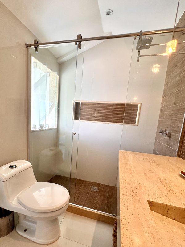 Belíssima Cobertura Triplex para locação na Barra da Tijuca - Rio de Janeiro - 