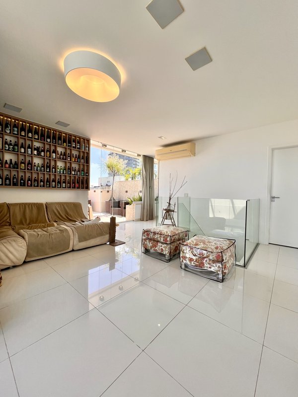 Belíssima Cobertura Triplex para locação na Barra da Tijuca - Rio de Janeiro - 