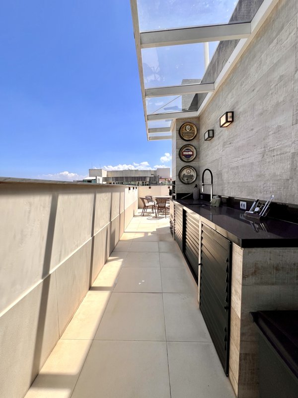 Belíssima Cobertura Triplex para locação na Barra da Tijuca - Rio de Janeiro - 