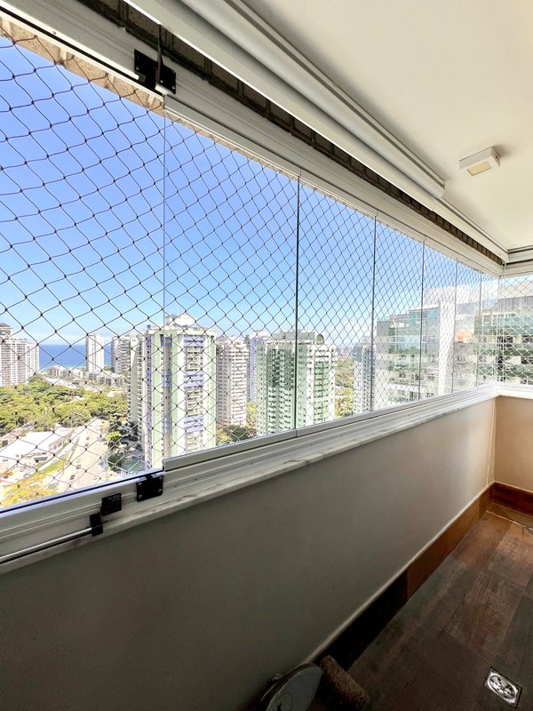 Belíssima Cobertura Triplex para locação na Barra da Tijuca - Rio de Janeiro - 