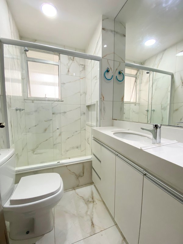 Apartamento com varanda e piscina privativa na Afonso Reidy - Rio de Janeiro - 