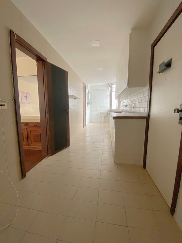 Apartamento com varanda e piscina privativa na Afonso Reidy - Rio de Janeiro - 