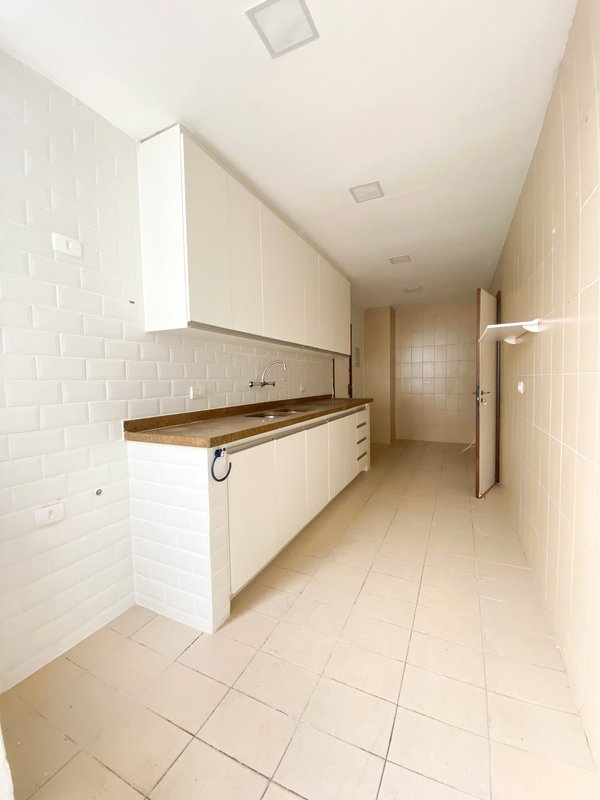 Apartamento com varanda e piscina privativa na Afonso Reidy - Rio de Janeiro - 