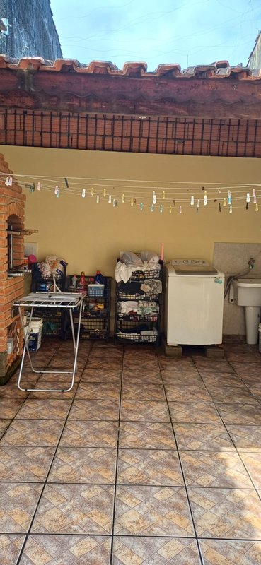 Casa Mobiliada de 03 Dormitórios e Suíte no Maracanã Praia Grande  Avenida Anita Barrella Praia Grande - 