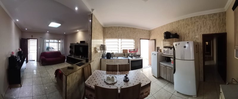Casa Mobiliada de 03 Dormitórios e Suíte no Maracanã Praia Grande  Avenida Anita Barrella Praia Grande - 