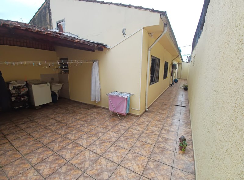 Casa Mobiliada de 03 Dormitórios e Suíte no Maracanã Praia Grande  Avenida Anita Barrella Praia Grande - 