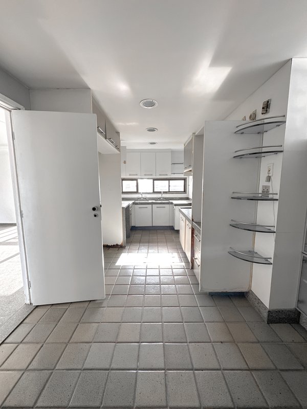 Apartamento à venda com 4 quartos sendo 4 suíte, 335m², 2.100.000,00 Praça Professor Fleming Recife - 