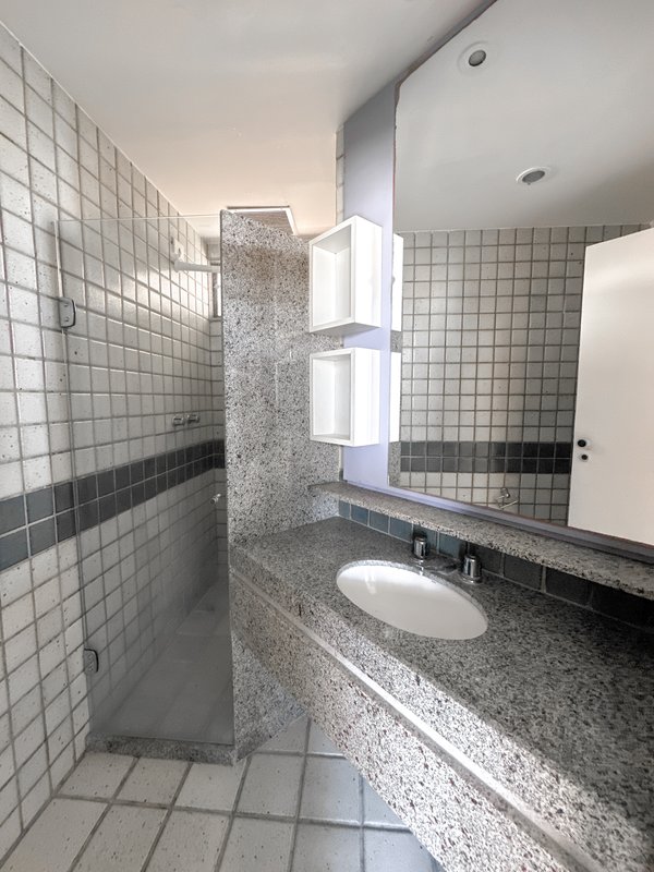 Apartamento à venda com 4 quartos sendo 4 suíte, 335m², 2.100.000,00 Praça Professor Fleming Recife - 