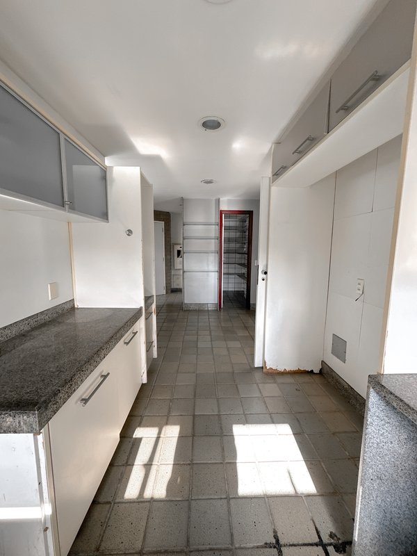 Apartamento à venda com 4 quartos sendo 4 suíte, 335m², 2.100.000,00 Praça Professor Fleming Recife - 
