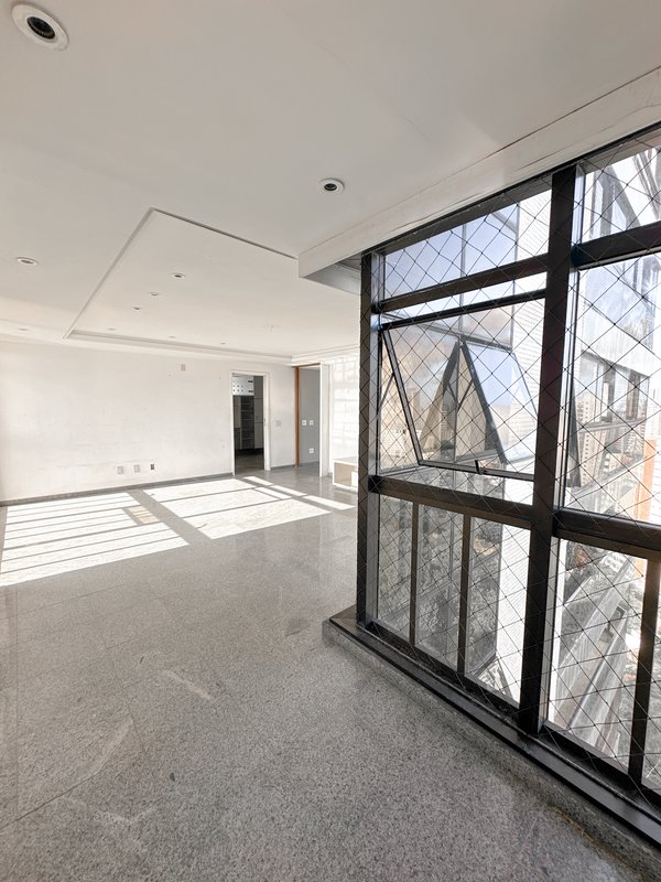 Apartamento à venda com 4 quartos sendo 4 suíte, 335m², 2.100.000,00 Praça Professor Fleming Recife - 