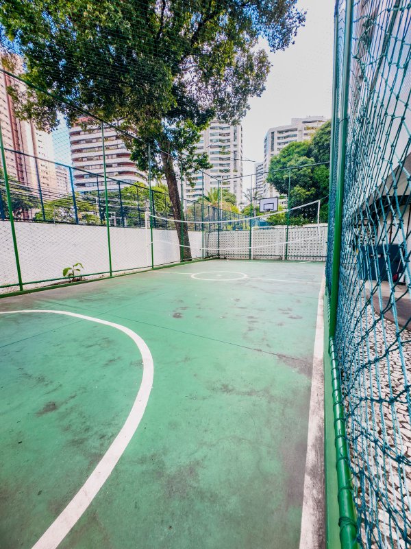 Apartamento à venda com 4 quartos sendo 2 suites, 254m² área útil por R$ 1.150.000,00 Rua Isaac Salazar Recife - 
