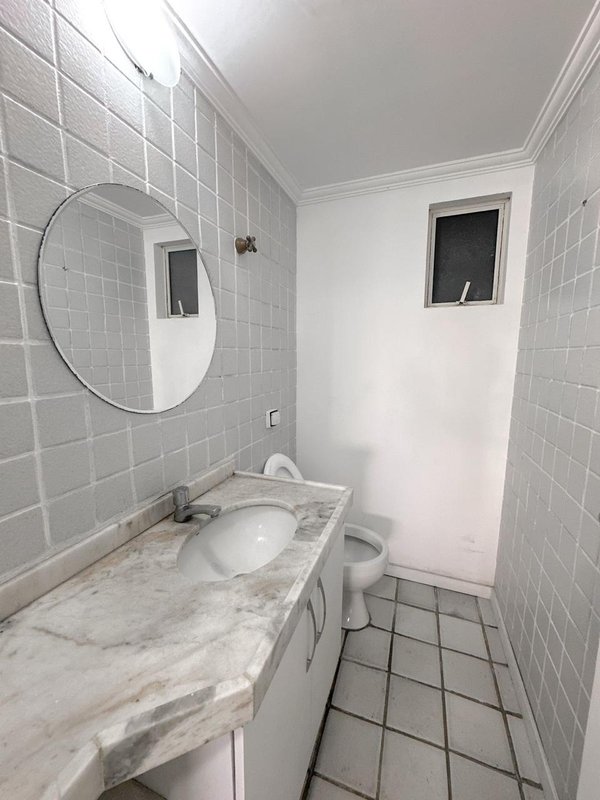 Apartamento à venda com 4 quartos sendo 2 suites, 254m² área útil por R$ 1.150.000,00 Rua Isaac Salazar Recife - 