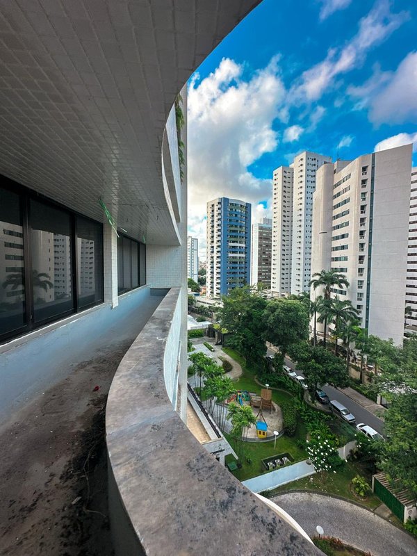 Apartamento à venda com 4 quartos sendo 2 suites, 254m² área útil por R$ 1.150.000,00 Rua Isaac Salazar Recife - 