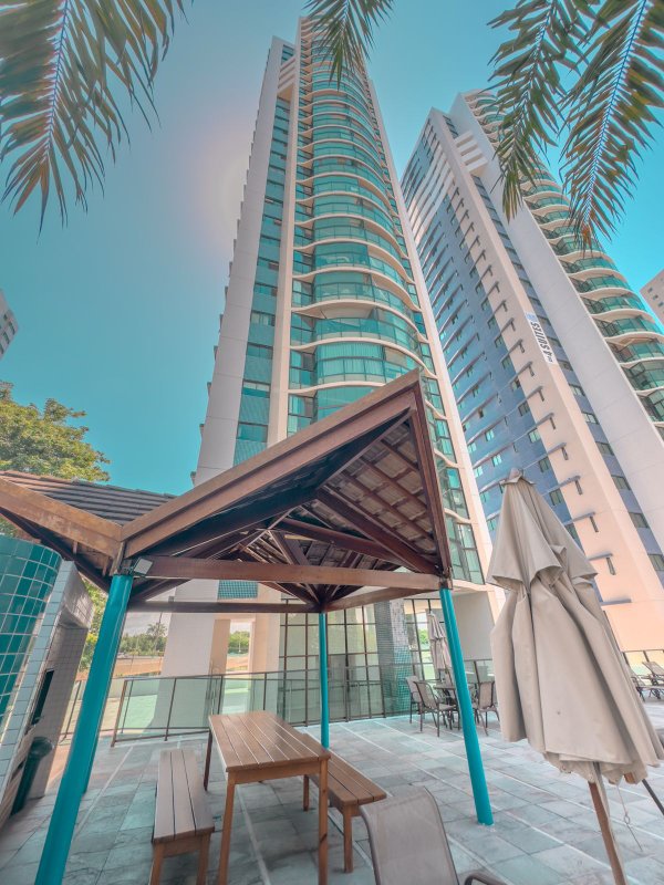 Apartamento à venda com 4 quartos sendo 3 suites, 136m² área útil por R$ 1.600.000,00 Rua Luiz de Faria Barbosa Recife - 