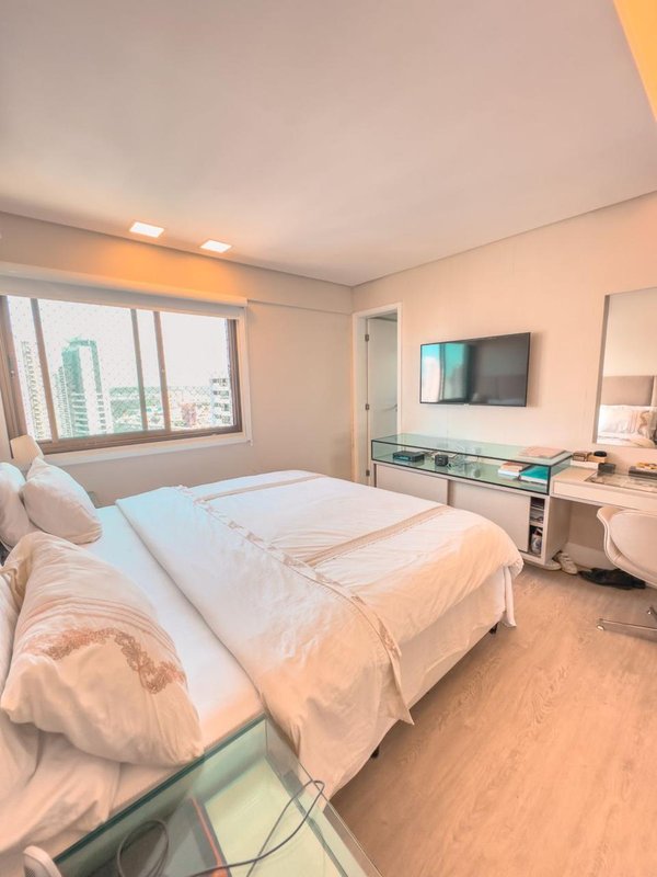 Apartamento à venda com 4 quartos sendo 3 suites, 136m² área útil por R$ 1.600.000,00 Rua Luiz de Faria Barbosa Recife - 