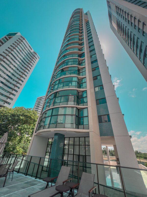 Apartamento à venda com 4 quartos sendo 3 suites, 136m² área útil por R$ 1.600.000,00 Rua Luiz de Faria Barbosa Recife - 