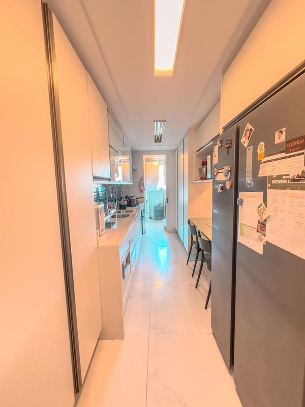 Apartamento à venda com 4 quartos sendo 3 suites, 136m² área útil por R$ 1.600.000,00 Rua Luiz de Faria Barbosa Recife - 