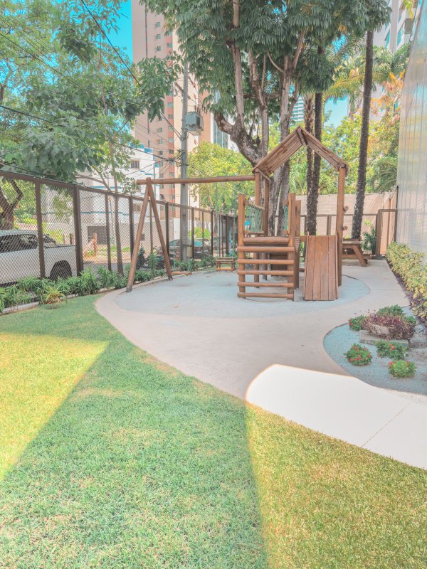 Apartamento à venda com 4 quartos sendo 3 suites, 136m² área útil por R$ 1.600.000,00 Rua Luiz de Faria Barbosa Recife - 