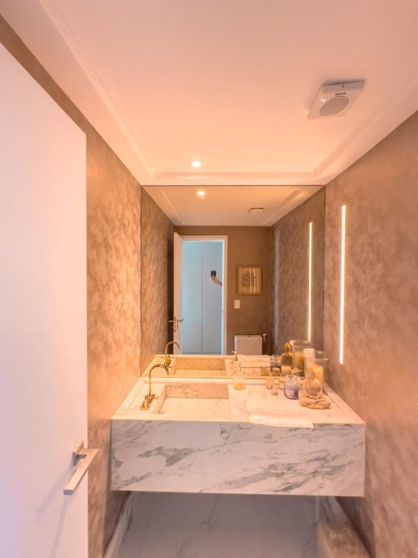 Apartamento à venda com 4 quartos sendo 3 suites, 136m² área útil por R$ 1.600.000,00 Rua Luiz de Faria Barbosa Recife - 